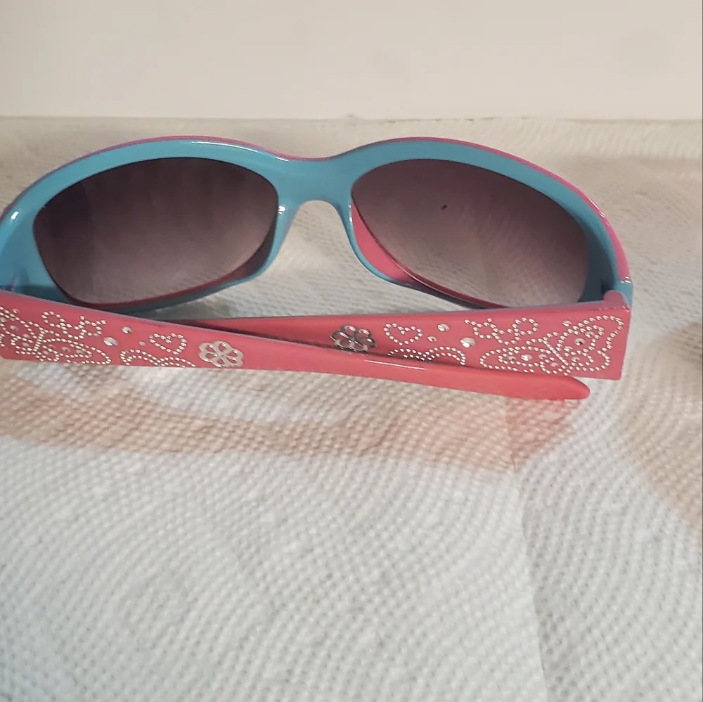 2 pairs Kids Sunglasses Capelli and Disney Princesse Aurora. PINK